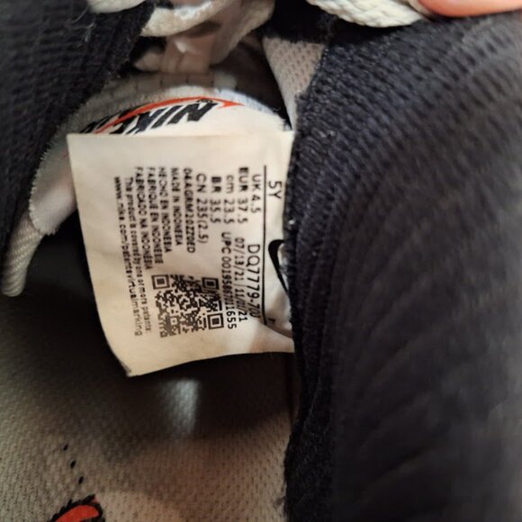 Nike Air Force 1 Golden Yellow and Black size 5Y - Picture 7 of 7